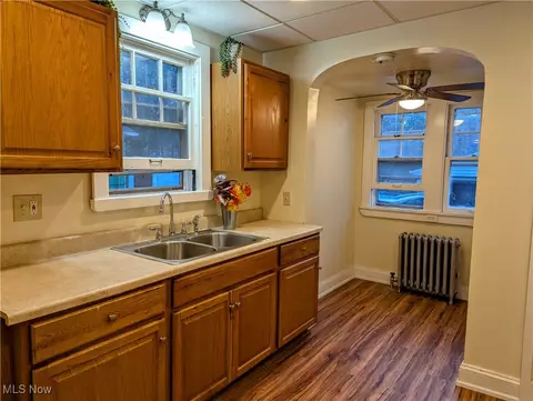 2104 Marlindale Rd, Cleveland Heights, OH 44118 photo 2