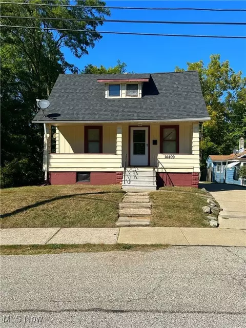 14409 Elm St, Maple Heights, OH 44137