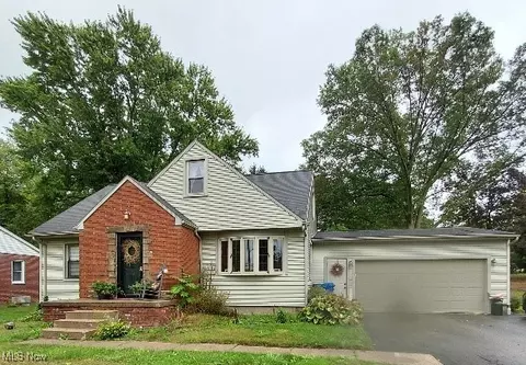 1346 Eastview Dr, Salem, OH 44460