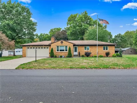1818 Dover Ave, Dover, OH 44622