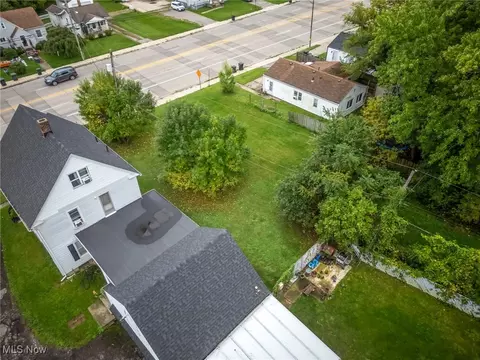 1048 W River Rd N, Elyria, OH 44035 photo 8