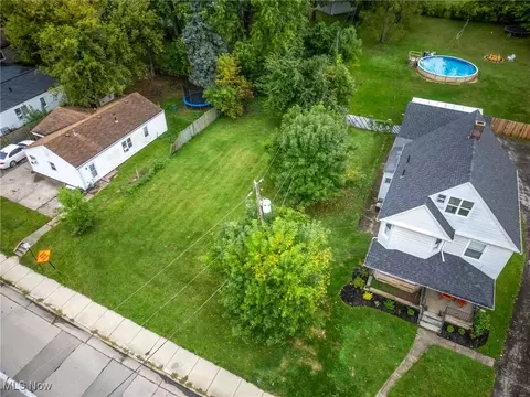 1048 W River Rd N, Elyria, OH 44035 photo 5