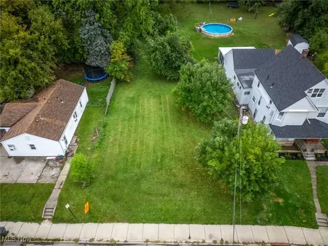 1048 W River Rd N, Elyria, OH 44035 photo 4