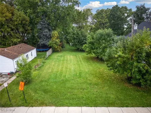 1048 W River Rd N, Elyria, OH 44035 photo 2