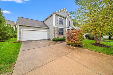 4854 Highland Place Ct, Richmond Heights, OH 44143