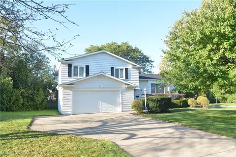 1942 Edenhall Dr, Lyndhurst, OH 44124