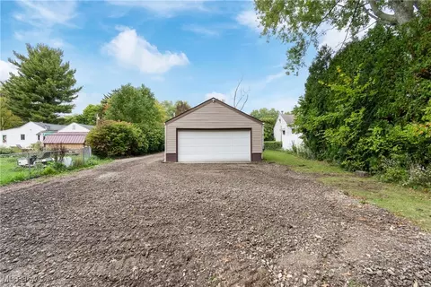Exterior - 253 Euclid Ave, Wadsworth, OH 44281 photo 1 of 2