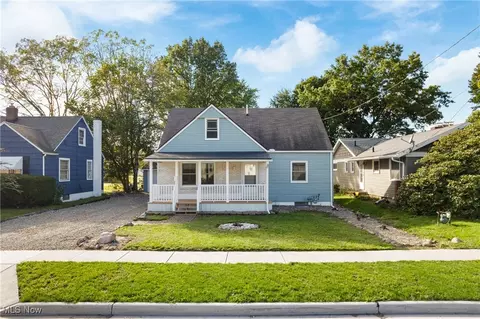 146 Fenton Ave, Mogadore, OH 44260