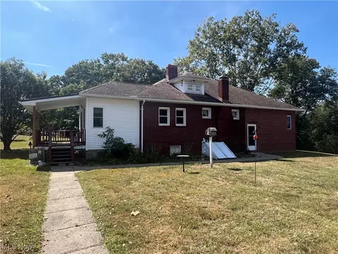 225 Allison Ave, Killbuck, OH 44637 photo 4