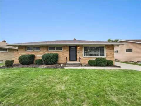 6458 Hamden Rd, Cleveland, OH 44130