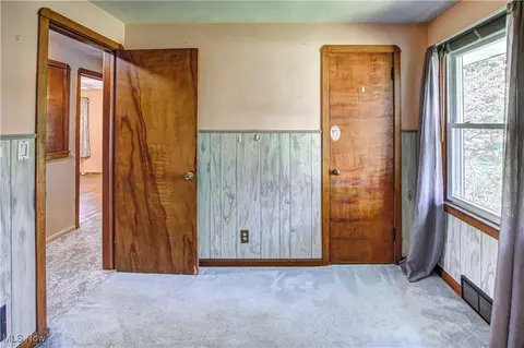 Bedroom - 6958 Manor Dr, Elyria, OH 44035 photo 6 of 6
