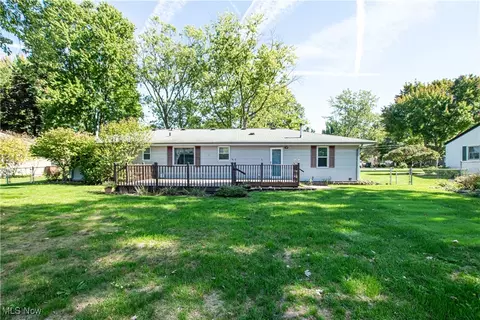 Exterior - 6958 Manor Dr, Elyria, OH 44035 photo 4 of 6