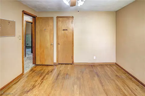 Bedroom - 6958 Manor Dr, Elyria, OH 44035 photo 4 of 6