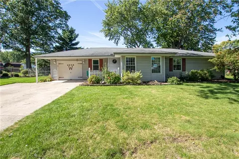 6958 Manor Dr, Elyria, OH 44035