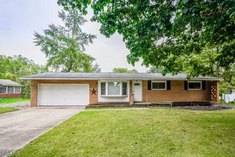 8680 Spring Grove Ave NW, Canal Fulton, OH 44614