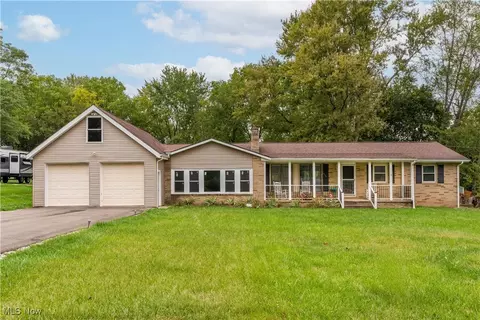 2711 Greenbranch Rd NW, Uniontown, OH 44685