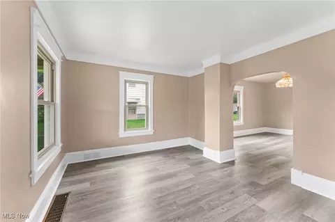 Living - 45 Charles St, Struthers, OH 44471 photo 1 of 4