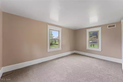 Bedroom - 45 Charles St, Struthers, OH 44471 photo 3 of 4