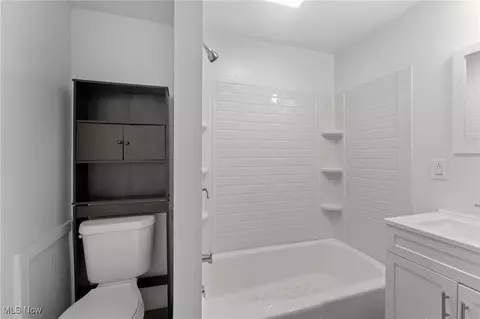 Bath - 45 Charles St, Struthers, OH 44471 photo 1 of 2