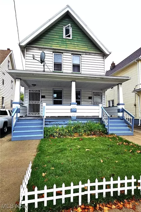 2538 Scranton Rd, Cleveland, OH 44113