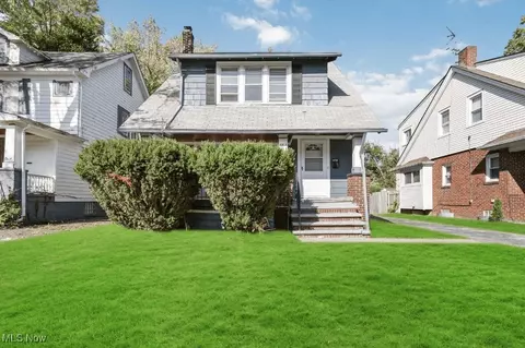 884 Nela View Rd, Cleveland Heights, OH 44112