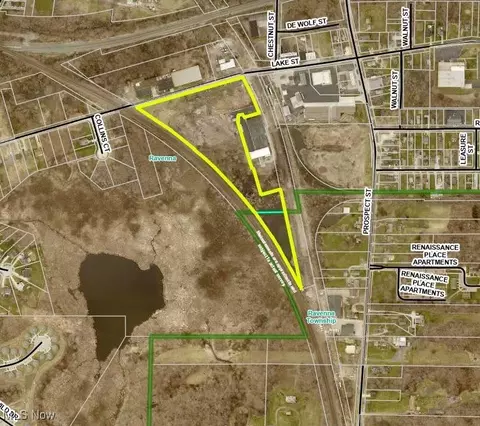 215 W Lake St, Ravenna, OH 44266