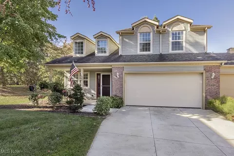 8579 Hawksbridge Ct, Macedonia, OH 44056