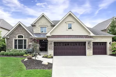 32509 Breakers Blvd, Avon Lake, OH 44012