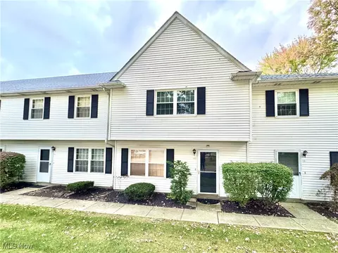 3155 Lost Nation Rd #E, Willoughby, OH 44094