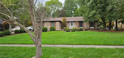 8920 Wildwood Dr, North Royalton, OH 44133
