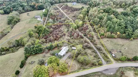 New Cumberland Road Ne, Sherrodsville, OH 44675