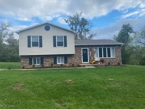 662 Montgomery Hill Rd, Walker, WV 26180