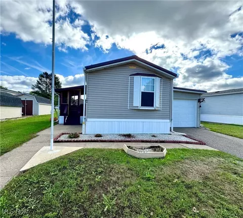 324 W Fairview St #94, West Lafayette, OH 43845