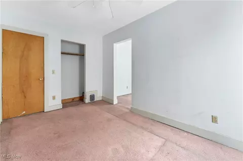 Bedroom - 810 Walnut Rd SE, Massillon, OH 44646 photo 3 of 6