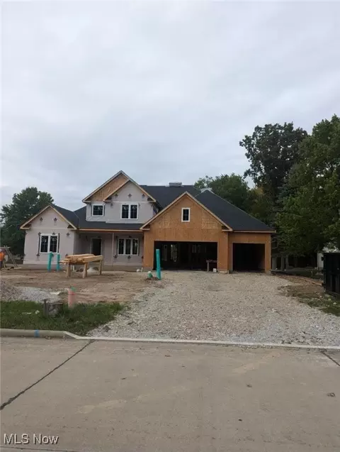 9694 Nicole Cir, Strongsville, OH 44136