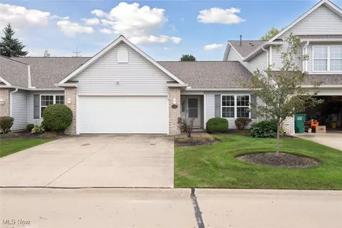 624 Hidden Harbor Dr, Fairport Harbor, OH 44077