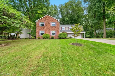 10249 Cherry Hill Dr, Concord, OH 44077