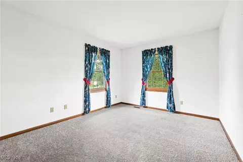 Bedroom - 31655 Arthur Rd, Solon, OH 44139 photo 6 of 7