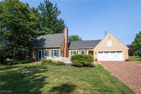 277 Hartford Dr, Hudson, OH 44236