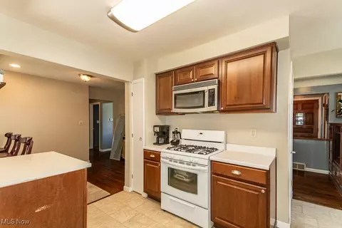 Kitchen - 3935 Harvard Dr, Willoughby, OH 44094 photo 1 of 3
