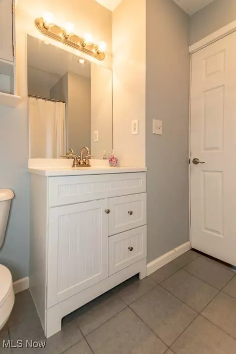 Bath - 3935 Harvard Dr, Willoughby, OH 44094 photo 2 of 2