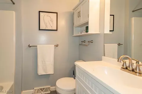 Bath - 3935 Harvard Dr, Willoughby, OH 44094 photo 1 of 2
