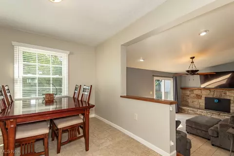 Dining - 3935 Harvard Dr, Willoughby, OH 44094 photo 1 of 2