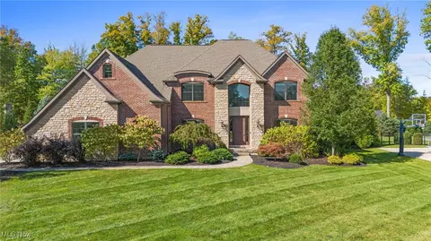 20774 Evergreen Trl, North Royalton, OH 44133