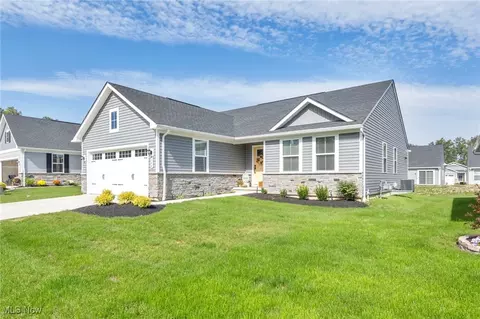 166 Eagle Cir, Amherst, OH 44001