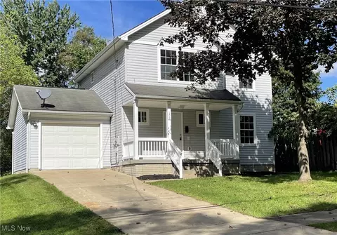 100 Adams St, Campbell, OH 44405