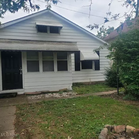 4313 W 52nd St, Cleveland, OH 44144