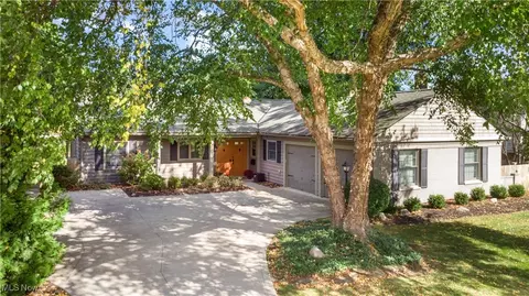 29314 Wolf Rd, Bay Village, OH 44140