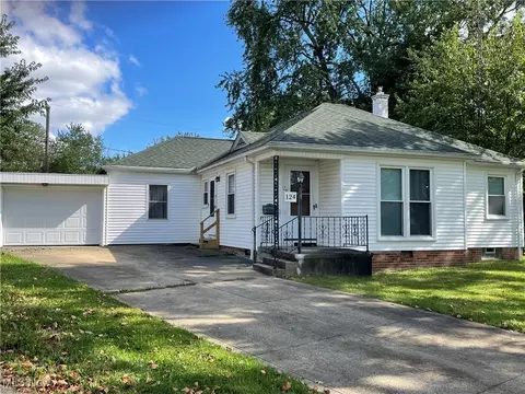 124 Star Cir SW, Massillon, OH 44646