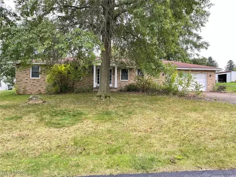 345 Western Dr, Dalton, OH 44618